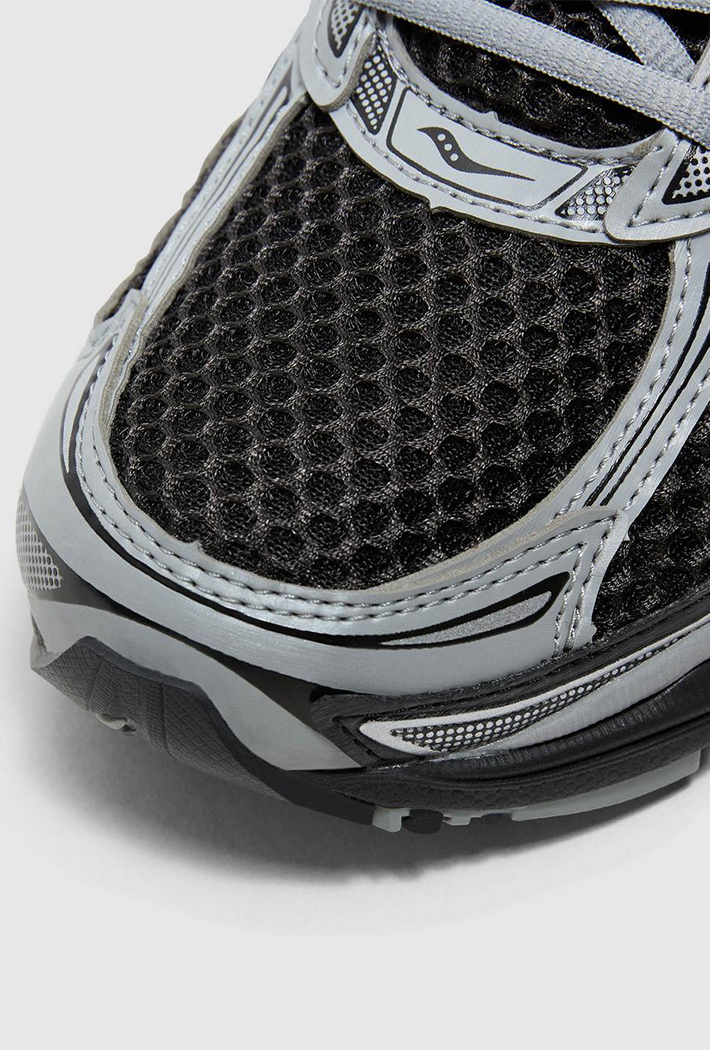 Saucony ProGrid Omni 9 OG Trainers