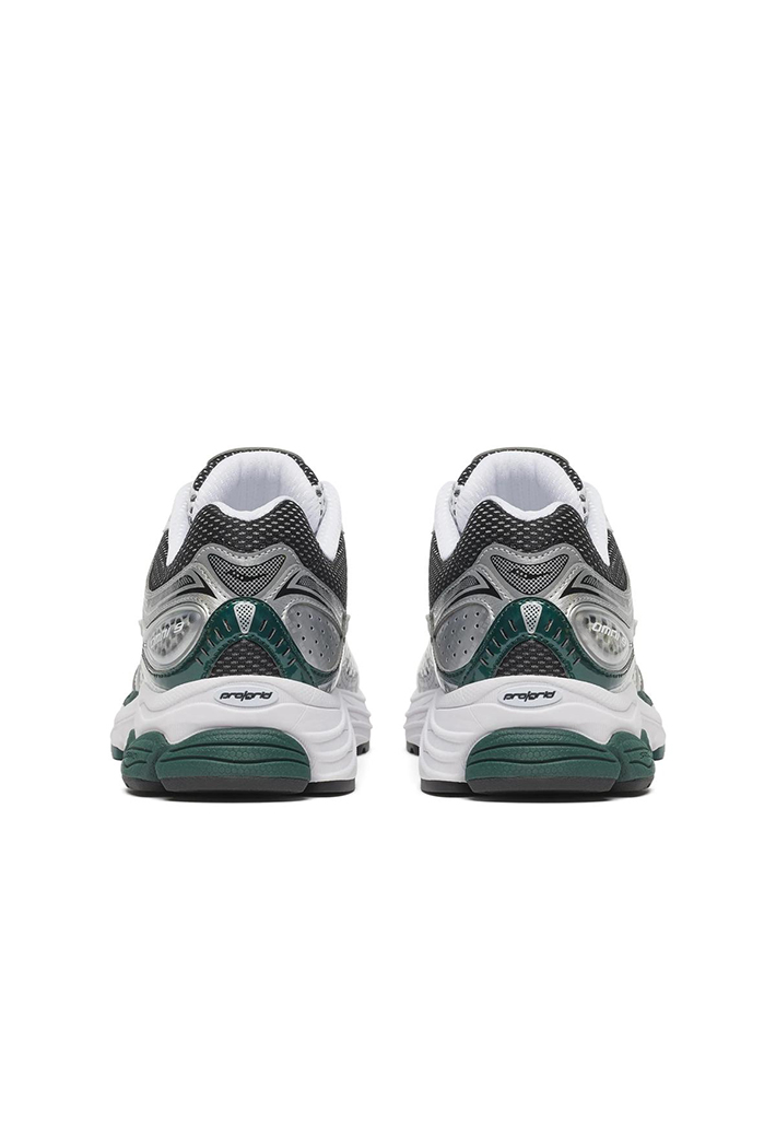 Saucony ProGrid Omni 9 OG Trainers